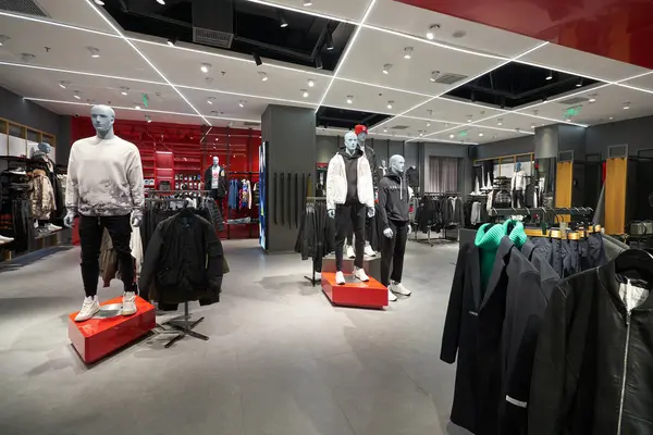 stock image SHENZHEN, CHINA - NOVEMBER 29, 2019: mannequins dressed in male clothes inside of Jack and Jones store in Shenzhen Vanke Plaza shopping mall.