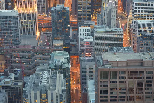 Chicago, IL - CIRCA MARCH, 2016: John Hancock Merkezi 'nden Chicago manzarası. Chicago, Amerika Birleşik Devletleri 'nde büyük bir şehirdir..