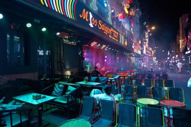 HO CHI MINH CITY, VİETNAM - 29 Mart 2023: Ho Chi Minh City 'deki Bui Vien Walking Caddesi' ndeki Miss Saigon Pub.