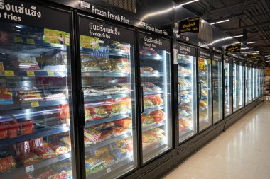 PHUKET, THAILAND - 18 Nisan 2023: Big C Extra Phuket 2 'nin iç çekimi.