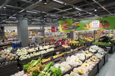 PHUKET, THAILAND - 18 Nisan 2023: Büyük C Extra Phuket 2 'de üretiliyor.