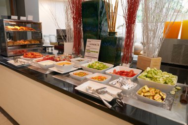 PHUKET, THAILAND - 20 Nisan 2023: Ibis Otel Phuket Patong 'daki Tat Restoranı.