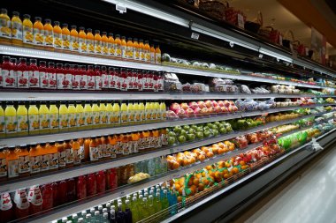 PHUKET, THAILAND - 30 Nisan 2023: Big C Extra Phuket 2 'nin iç çekimi.