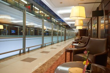 DUBAI, BAE - 31 Mart 2015: Emirliklerin İçişleri Birinci Sınıf Salonu.