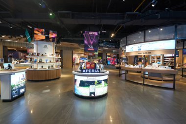 KUALA LUMPUR, MALAYSIA - 27 Mayıs 2023: Sony Store 'un LaLaport Bukit Bintang Şehir Merkezi' ndeki iç çekimi.