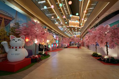 KUALA LUMPUR, MALAYSIA - 27 Mayıs 2023: LaLaport Bukit Şehir Merkezi 'nin zemin katındaki bir bölümü dekore etti.