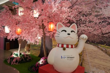 KUALA LUMPUR, MALAYSIA - 27 Mayıs 2023: LaLaport Bukit Şehir Merkezi 'nin zemin katındaki bir bölümü dekore etti.