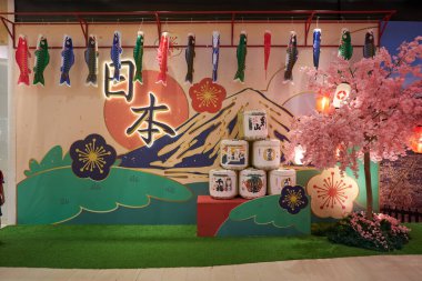 KUALA LUMPUR, MALAYSIA - 27 Mayıs 2023: LaLaport Bukit Şehir Merkezi 'nin zemin katındaki bir bölümü dekore etti.