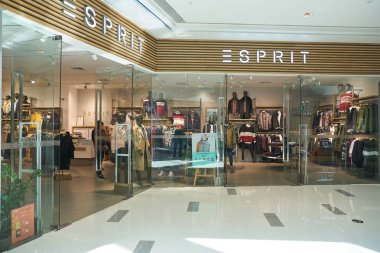 ŞENZHEN, ÇİN - 21 Kasım 2019: Esprit mağazası Shenzhen 'deki 9..