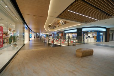 KUALA LUMPUR, MALAYSIA - 27 Mayıs 2023: LaLaport Bukit Bintang Şehir Merkezi alışveriş merkezinin iç çekimi.