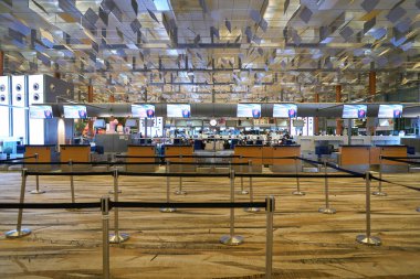 SINGAPORE - NOVEMBER 07, 2023: Singapur Changi Havaalanı Terminali 3.