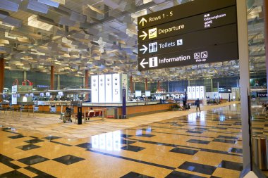 SINGAPORE - NOVEMBER 07, 2023: Singapur Changi Havaalanı Terminali 3.