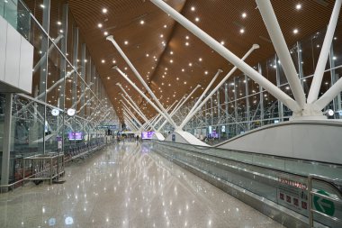 KUALA LUMPUR, MALAYSIA - CIRCA MAYIS, 2023: Kuala Lumpur Uluslararası Havaalanı 'nın iç çekimleri.