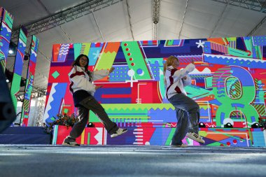 HO CHI MINH CITY, VİETNAM - 26 Mart 2023: Ho Chi Minh City 'de Gençlik Festivali 2023' te dans gösterisi.