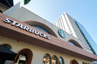 HO CHI MINH CITY, VİETNAM - 26 Mart 2023: Starbucks Ho Chi Minh City 'deki kafe girişini imzaladı.