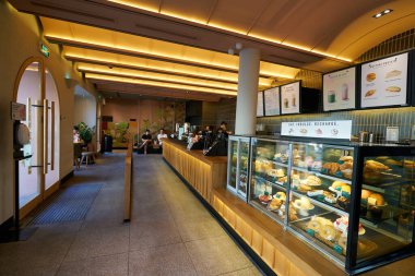 HO CHI MINH CITY, VİETNAM - 26 Mart 2023: Ho Chi Minh City 'deki Starbucks Kahvesi' nde yiyecek sergisi.