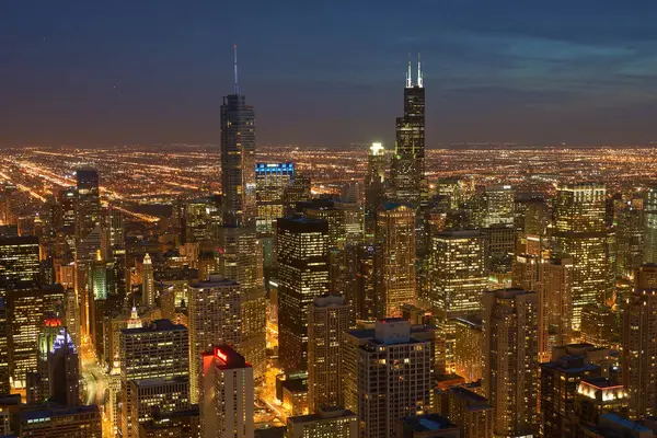Chicago, IL - CIRCA MARCH, 2016: John Hancock Merkezi 'nden Chicago manzarası. Chicago, Amerika Birleşik Devletleri 'nde büyük bir şehirdir..