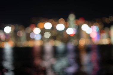Gece vakti Hong Kong Adası 'nın odaksız görüntüsü..