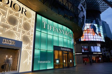 SINGAPORE - Kasım 06, 2023: Singapur 'daki ION Orchard' ın dış çekimi.