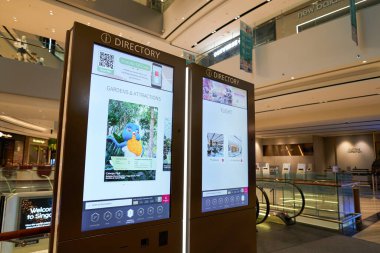 SINGAPORE - Kasım 06, 2023: Jewel Changi Havaalanı içinde.
