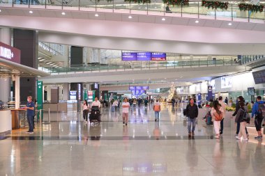 HONG KONG, ÇİN - 04 Aralık 2023: Hong Kong Uluslararası Havaalanı 'nın içi.