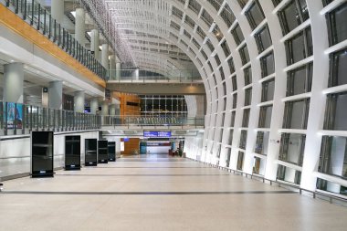 HONG KONG, ÇİN - 04 Aralık 2023: Hong Kong Uluslararası Havaalanı 'nın içi.