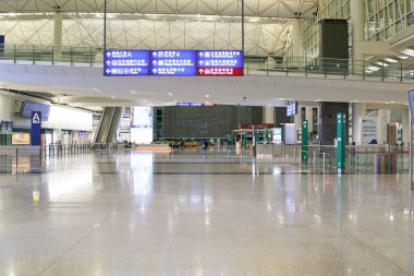 HONG KONG, ÇİN - 04 Aralık 2023: Hong Kong Uluslararası Havaalanı 'nın içi.