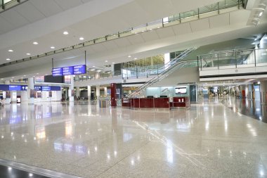 HONG KONG, ÇİN - 04 Aralık 2023: Hong Kong Uluslararası Havaalanı 'nın içi.