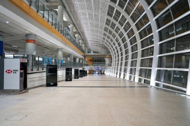 HONG KONG, ÇİN - 04 Aralık 2023: Hong Kong Uluslararası Havaalanı 'nın içi.