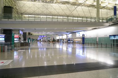 HONG KONG, ÇİN - 04 Aralık 2023: Hong Kong Uluslararası Havaalanı 'nın içi.