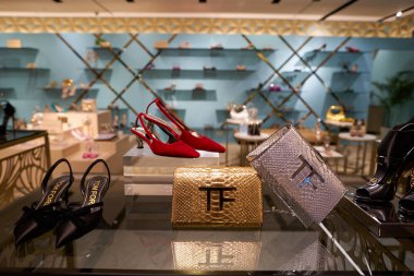 SINGAPORE - Kasım 06, 2023: Paragon AVM 'deki Avenue On 3' ün iç çekimi. Paragon, Singapur 'un Orchard Road bölgesinde bulunan bir alışveriş merkezidir..