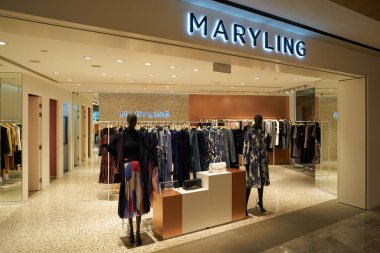 SINGAPORE - NOVEMBER 06, 2023: Paragon içinde Maryling mağazasına giriş, Singapur Orchard Road bölgesinde bir alışveriş kompleksi.