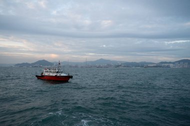HONG KONG, ÇİN - 06 Aralık 2023: Kennedy Town, Hong Kong 'da Belcher Körfezi manzarası.