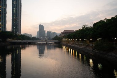 HONG KONG, ÇİN - 04 ARALIK 2023 Sha Tin şehir manzarası.