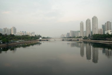 HONG KONG, ÇİN - 04 ARALIK 2023 Sha Tin şehir manzarası.