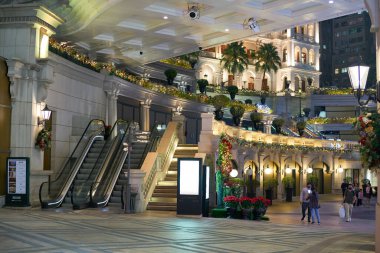 HONG KONG, ÇİN - 05 Aralık 2023: 1881 Gece Mirası. Eski Deniz Polis Karargahı Tsim Sha Tsui, Kowloon 'da yer almaktadır.