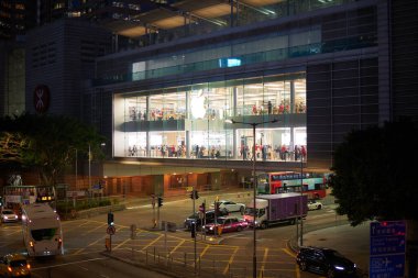 HONG KONG, ÇİN - 05 Aralık 2023: Hong Kong 'daki ifc alışveriş merkezindeki Apple mağazası.