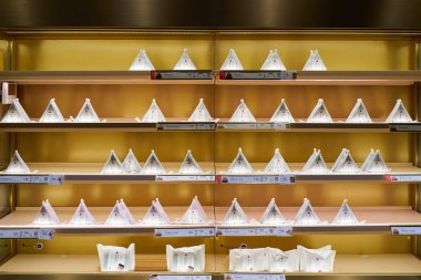 HONG KONG, ÇİN - 05 Aralık 2023 Omusubi mağazası Pret a Manger, Hong Kong.