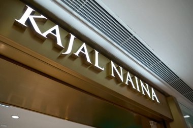 HONG KONG, ÇİN - 05 Aralık 2023: Kajal Naina, Harbour City 'deki bir mağazada görüldü. Liman şehri Tsim Sha Tsui, Kowloon 'da bir alışveriş merkezidir..