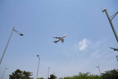 Incheon, Güney Kore - 18 Mayıs 2017: Incheon 'dan bir Atlas Air Boeing 747 kalkışı.