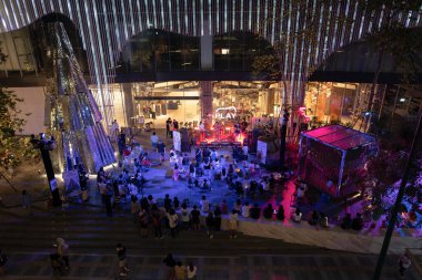 BANGKOK, THAILAND - 09 Aralık 2023 Bangkok 'taki Noble Play' de Ploencharit Festivali.