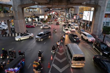 BANGKOK, THAILAND - 27 Ekim 2023: Bangkok 'ta trafik yoğun..