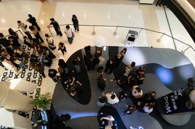 BANGKOK, THAILAND - 27 Ekim 2023: Bangkok 'taki Gaysorn Atrium Galerisi.