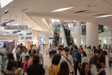 BANGKOK, THAILAND - 27 Ekim 2023: Bangkok 'taki Siyam Paragon alışveriş merkezi.