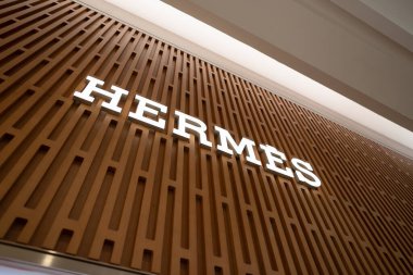 BANGKOK, THAILAND - 27 Ekim 2023: Bangkok 'taki Siam Paragon alışveriş merkezinde Hermes mağazası.