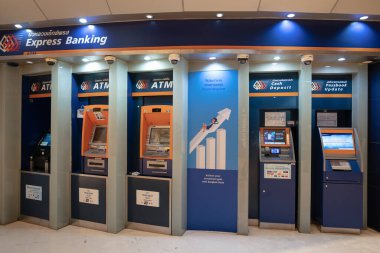 BANGKOK, THAILAND - 27 EKİM 2023: Bangkok Bankası otomatik veznedar makineleri.