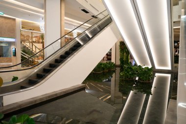 BANGKOK, THAILAND - 27 Ekim 2023: Bangkok 'taki Siyam Paragonu' nun iç çekimi.