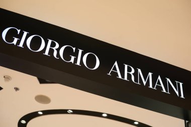BANGKOK, THAILAND - 09 Aralık 2023: Bangkok 'taki Merkez Mağazasında Giorgio Armani işareti.