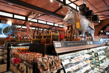 BANGKOK, THAILAND - 27 Ekim 2023: Bangkok 'taki Gurme Pazarı' nın iç çekimleri.