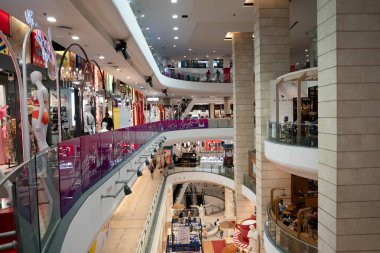 BANGKOK, THAILAND - 26 Ekim 2023: Terminal 21 alışveriş merkezinin içi.